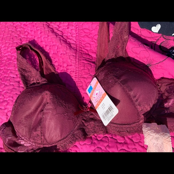 Bras - Picture 3 of 5